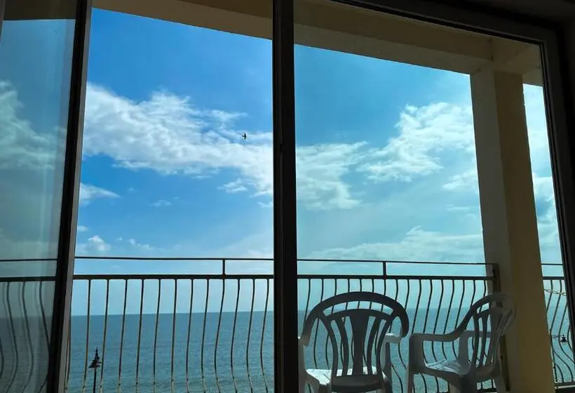 バルコニー付きスタンダードルーム, Sandringham Hotel   Seafront, Sandown   Free Car Ferry
