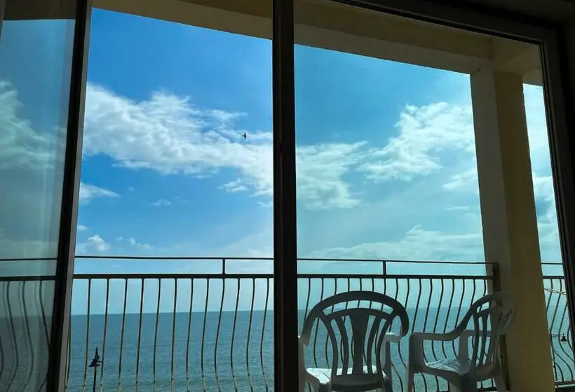 オーシャンビュースーペリアールーム, Sandringham Hotel   Seafront, Sandown   Free Car Ferry