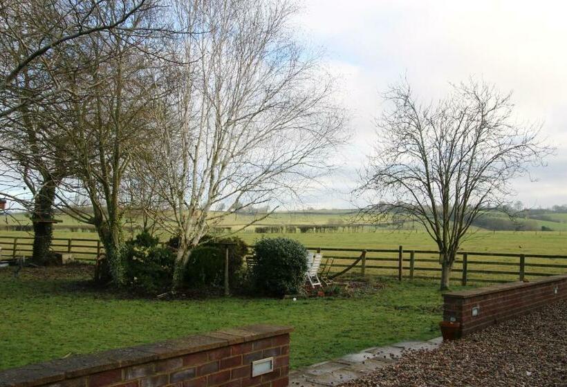 클래식 룸 킹 침대, The Stables B&b @ Pear Tree Cottage