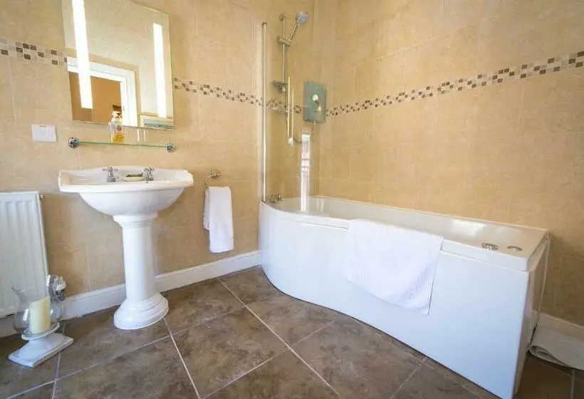 Superior-huone King-vuode, Victoria House Room Only Accommodation