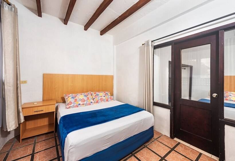 Люкс Семейный 2 Спальни, Hostal North Seymour