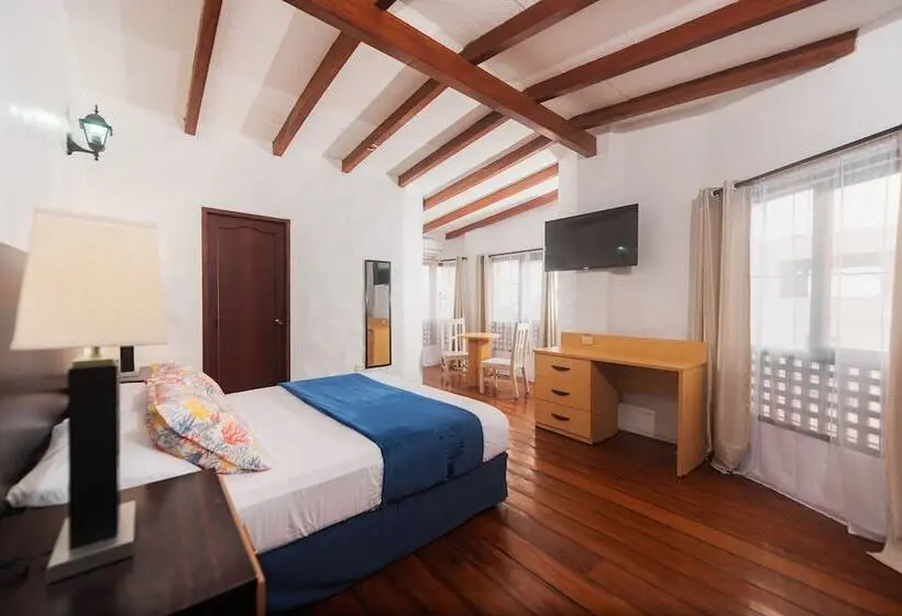 اتاق لوکس با چشم‌انداز شهر, Hostal North Seymour