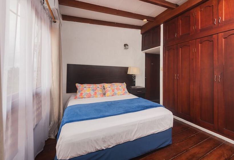 Номер Deluxe Вид на Город, Hostal North Seymour