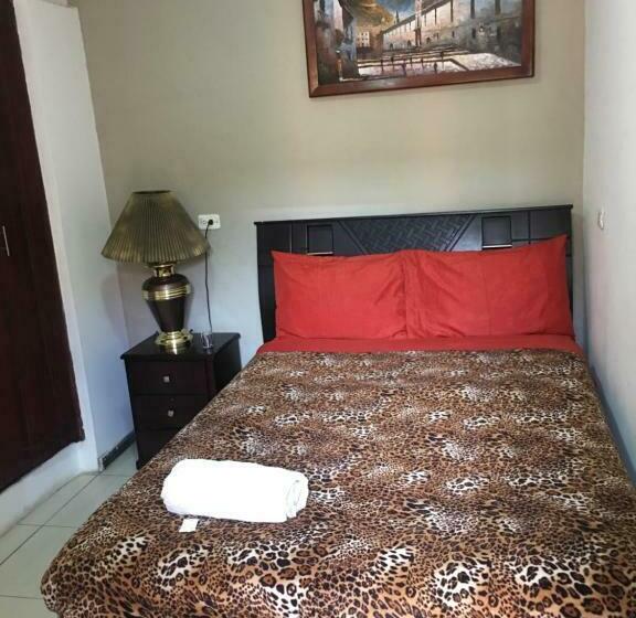 غرفة قياسية, The Backpacker Hostal