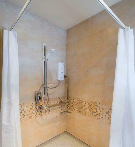 غرفة قياسية لذوى الاحتياجات الخاصة, Wagon & Horses