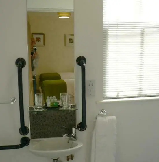 Standard-invahuone, Ashberry Guest House