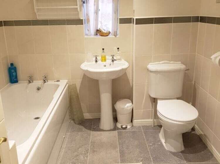 Номер Стандарт, Hanwell House