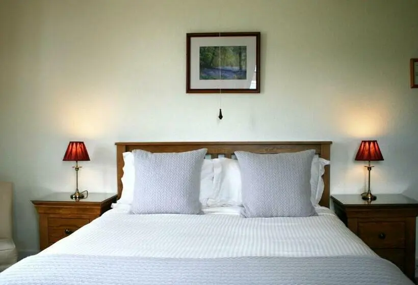 Chambre Familiale, Newcourt Barton