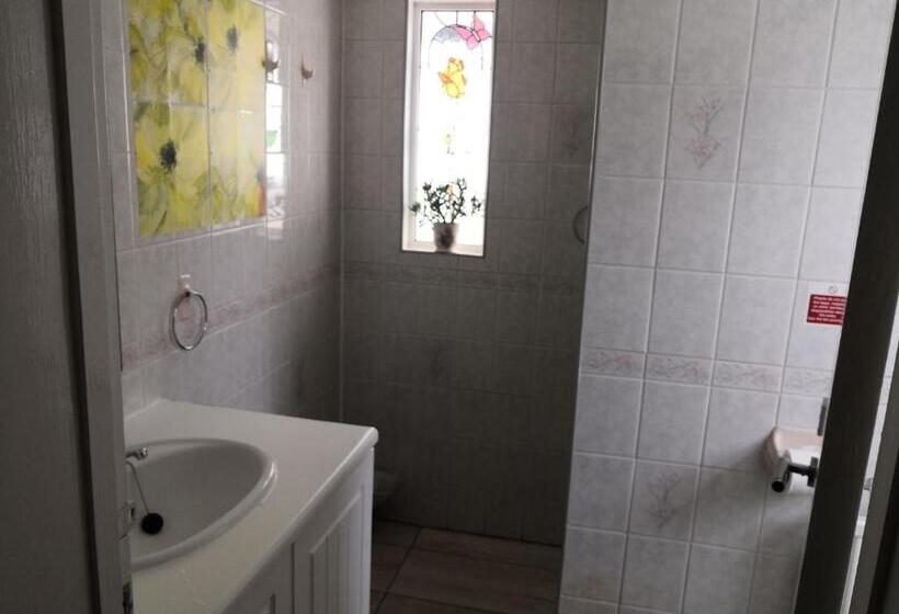 스탠다드 룸, Seashells Guest House