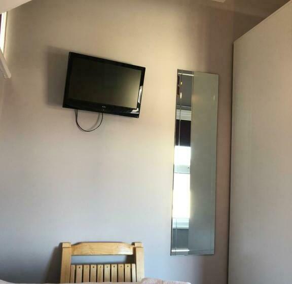 חדר סטנדרט יחיד, The Monarch