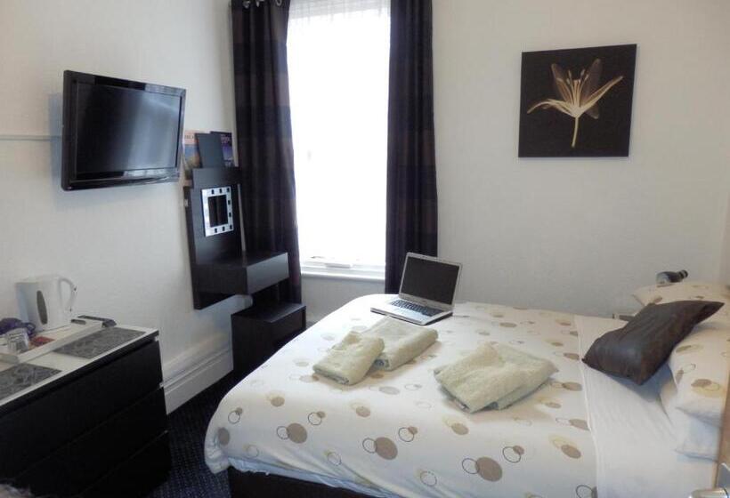 חדר סטנדרט, The Monarch