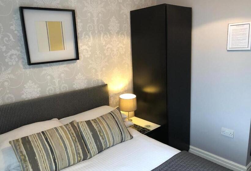 חדר סטנדרט, The Monarch