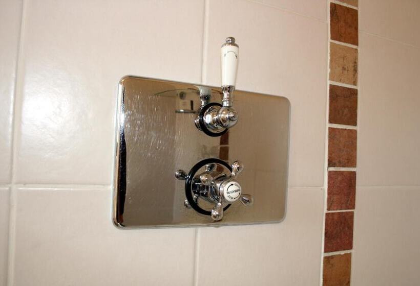 חדר אקזקיוטיב, Upper Neatham Mill