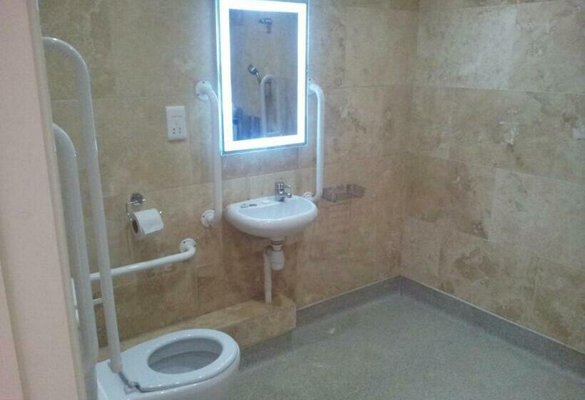 장애인을 위한 스탠다드 룸, Deangate Motel