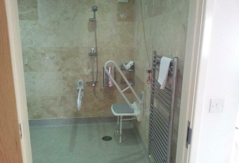 장애인을 위한 스탠다드 룸, Deangate Motel