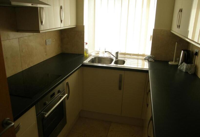 패밀리 룸 공용 욕실, Deangate Motel