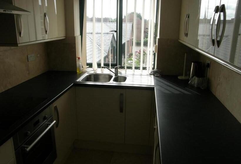 패밀리 룸 공용 욕실, Deangate Motel