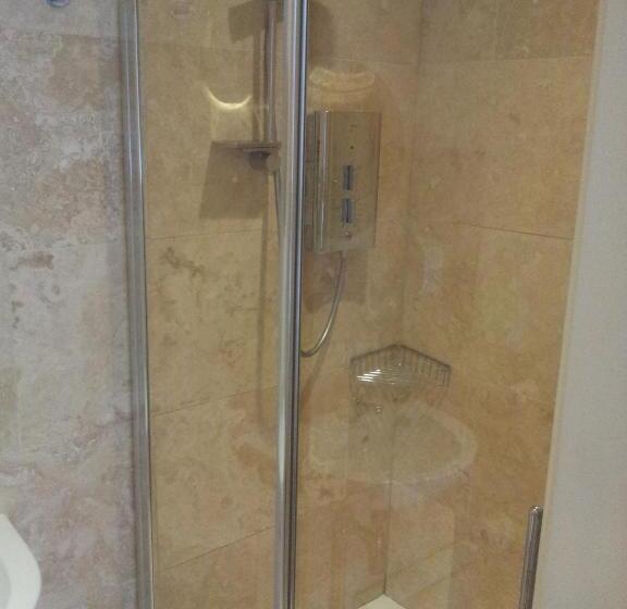 스탠다드 룸, Deangate Motel