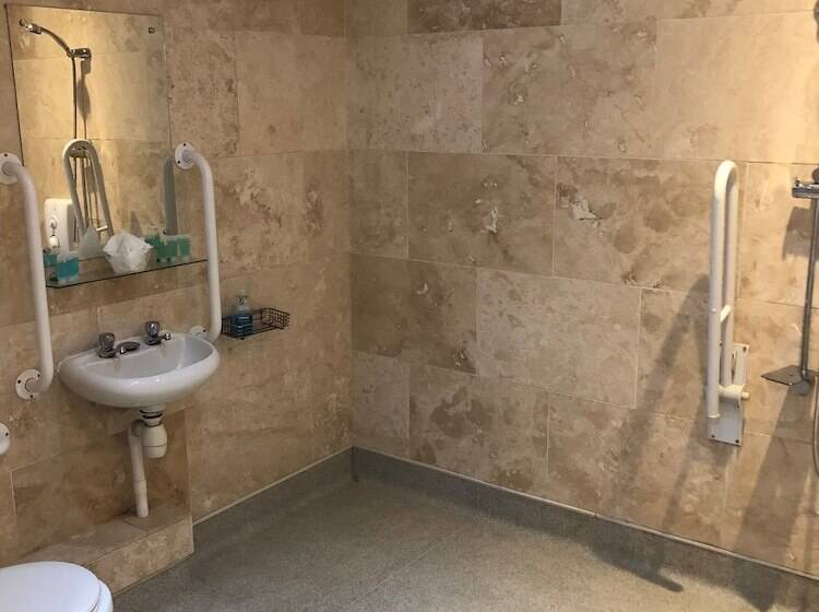 장애인을 위한 스탠다드 룸, Deangate Motel