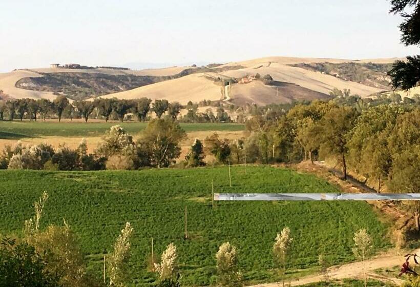 2 Bedroom Apartment With Garden, Agriturismo Il Paradiso