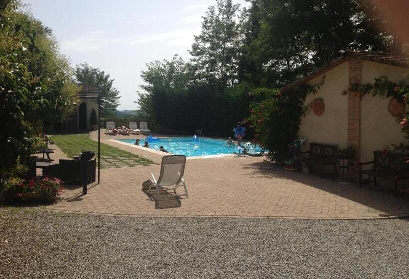 2 Bedroom Apartment With Garden, Agriturismo Il Paradiso