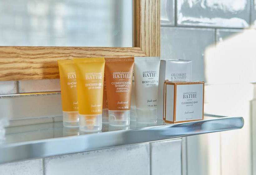 Семейный Номер, Anglesey Arms