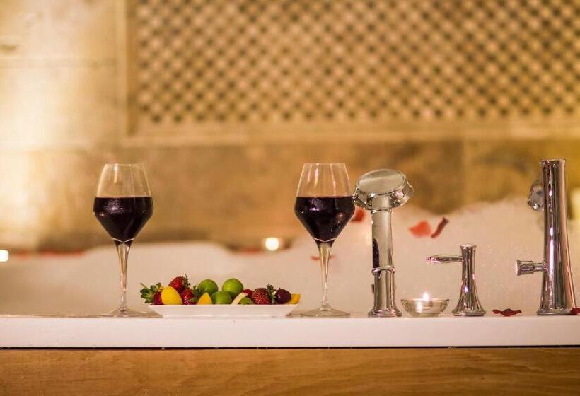 سوییت لوکس, Azure Cave Suites Cappadocia