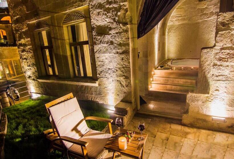 سوئیت پریمیوم, Azure Cave Suites Cappadocia