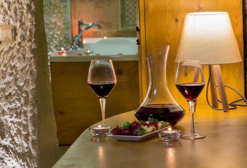 Quarto Estandar com Hidromassagem, Azure Cave Suites   Cappadocia