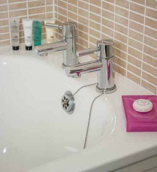 패밀리 룸, Beachlands