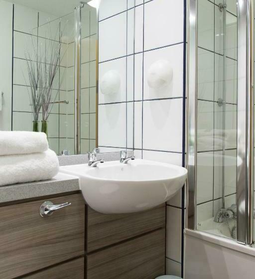 غرفة قياسية, Hello