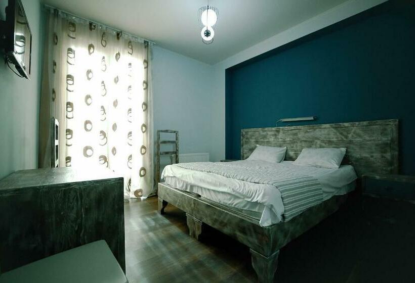 اتاق استاندارد, Kutaisi Globus