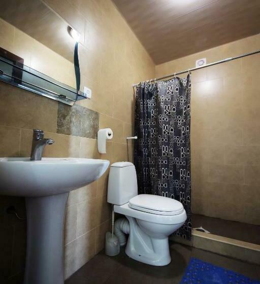 اتاق خانوادگی, Kutaisi Globus