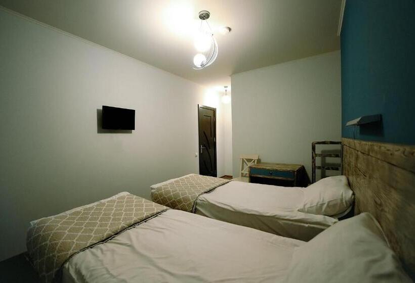 اتاق اکونومی, Kutaisi Globus