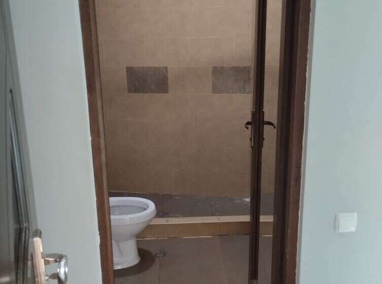 اتاق اکونومی, Kutaisi Globus