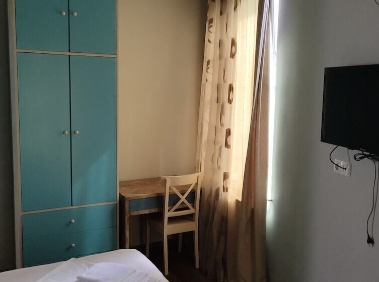 اتاق اکونومی, Kutaisi Globus