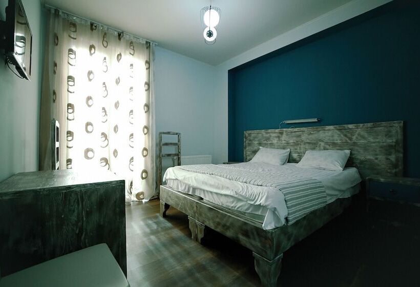 اتاق اکونومی, Kutaisi Globus