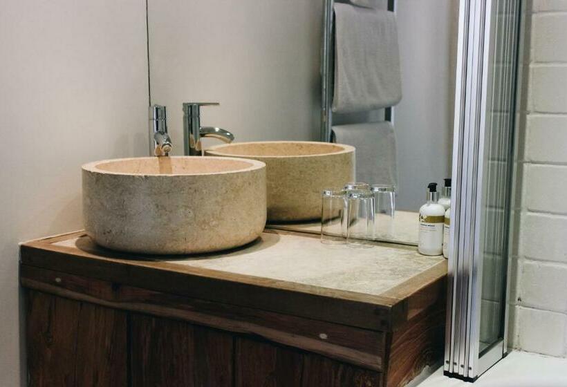 标准间, Llys Meddyg