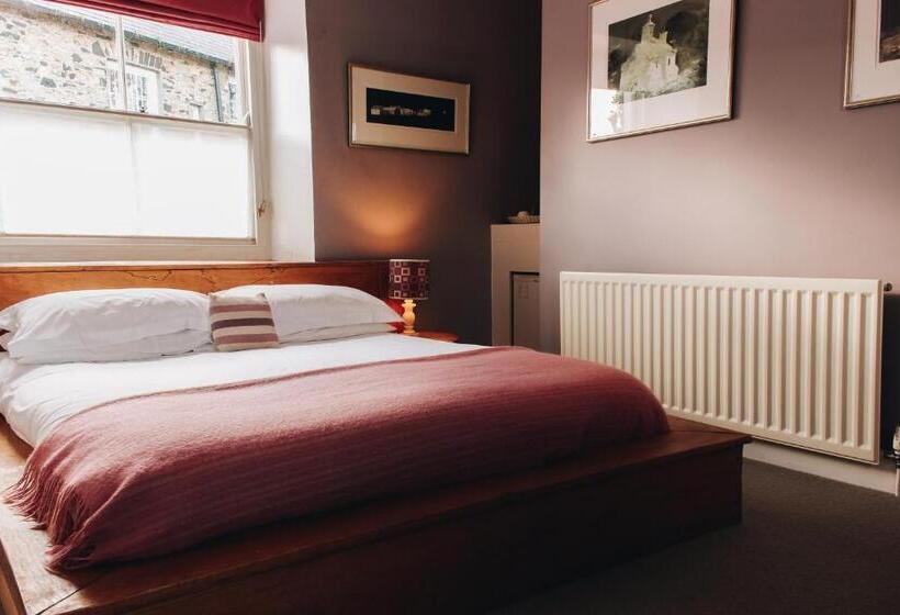 标准间, Llys Meddyg