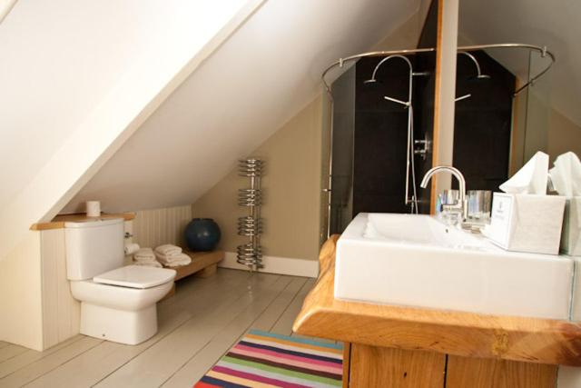 标准间, Llys Meddyg