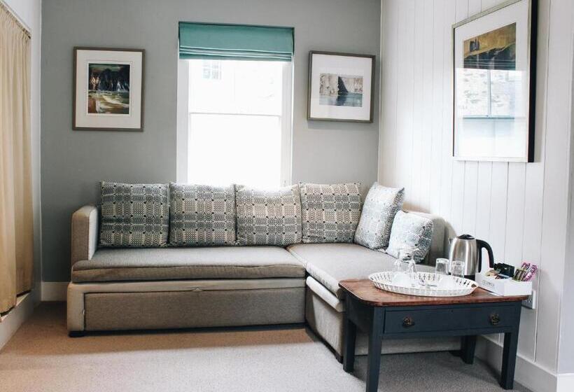 标准间, Llys Meddyg