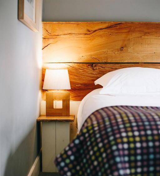 标准间, Llys Meddyg