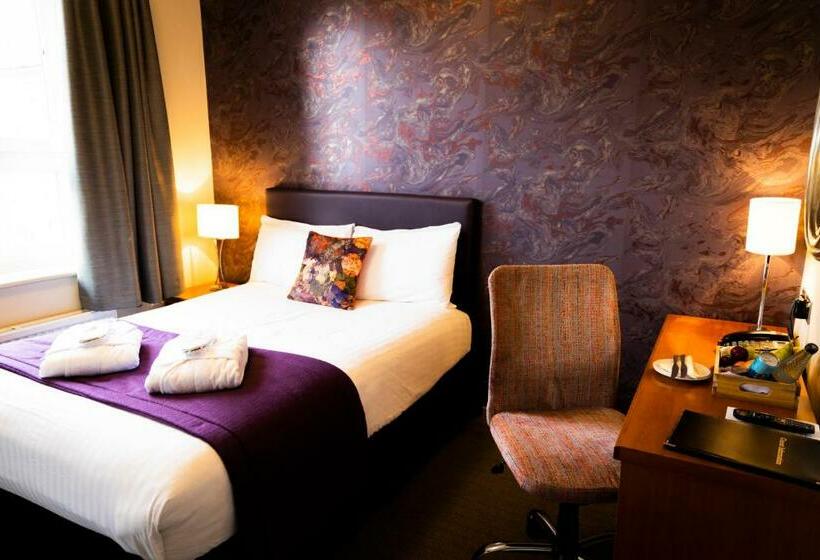 スタンダードルーム, Mitchell Hall