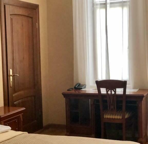 اتاق استاندارد, Ritsa