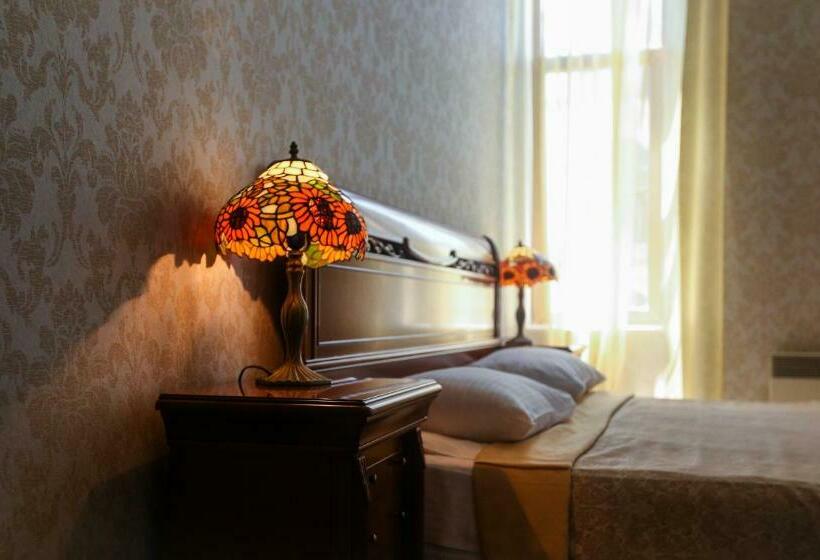 سوئیت راحتی, Ritsa