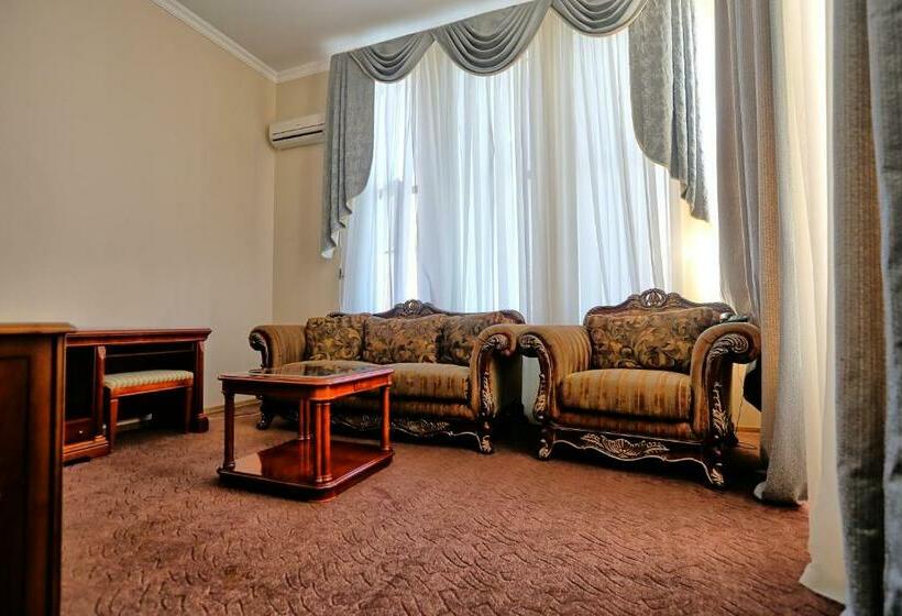 سوئیت راحتی, Ritsa