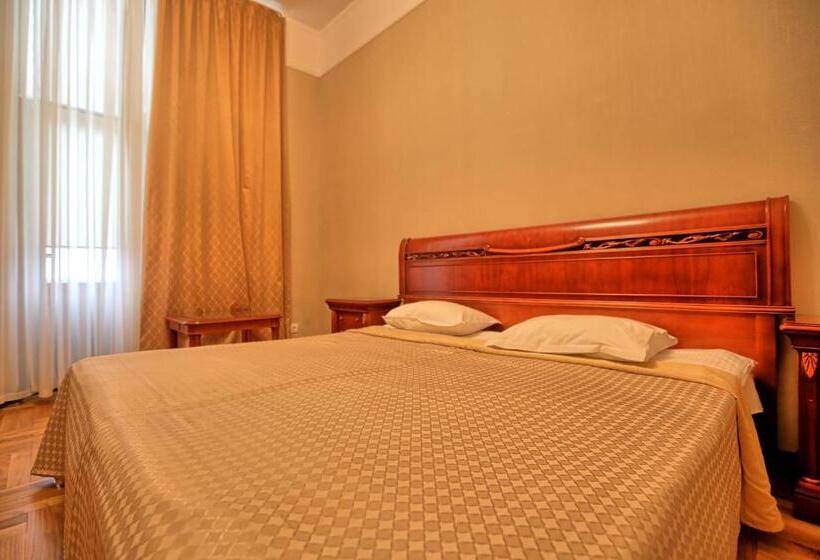 اتاق سوپریور با تخت بزرگ, Ritsa