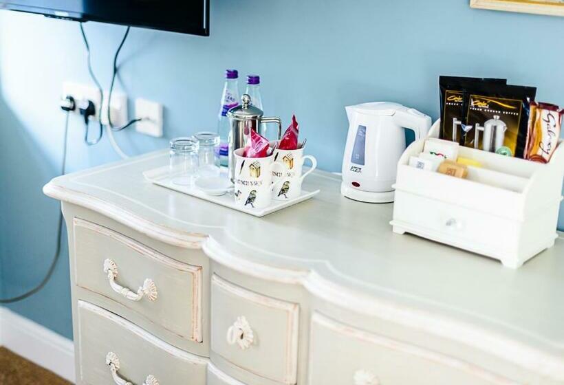 جناح جونيور, Sherbourne House