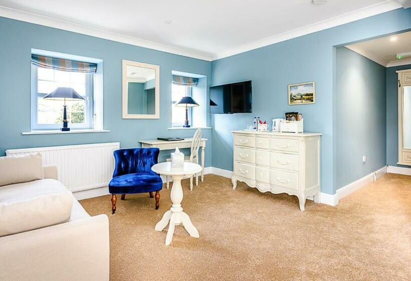 جناح جونيور, Sherbourne House