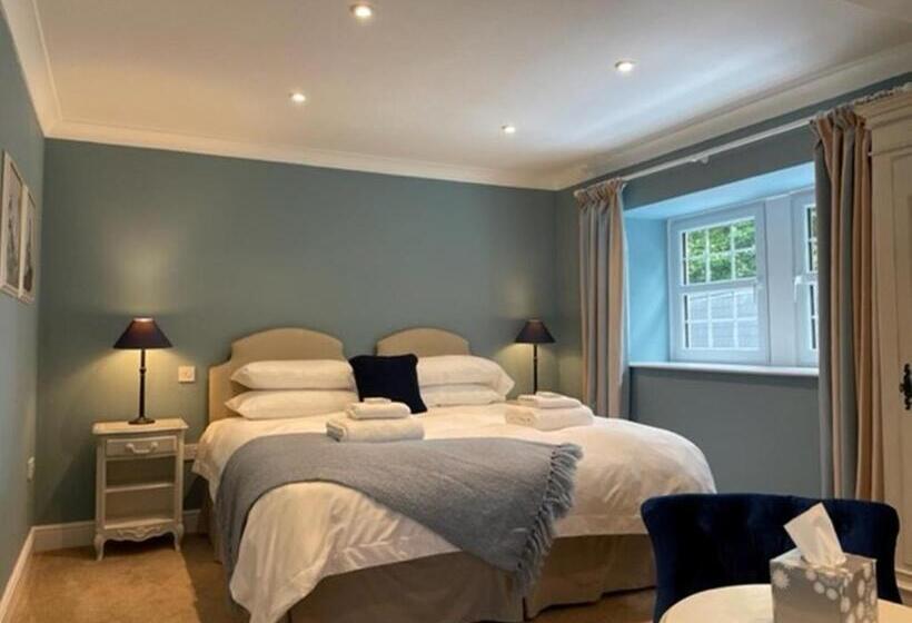 جناح جونيور, Sherbourne House